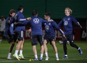 -德国国家队努力击败罗马尼亚队，保持领先的简单介绍