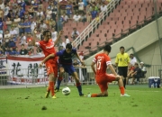 金年会网址-球员们以无比热情迎战，场面激烈激动不已