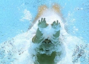 -俄罗斯选手创造新纪录，夺得游泳金牌