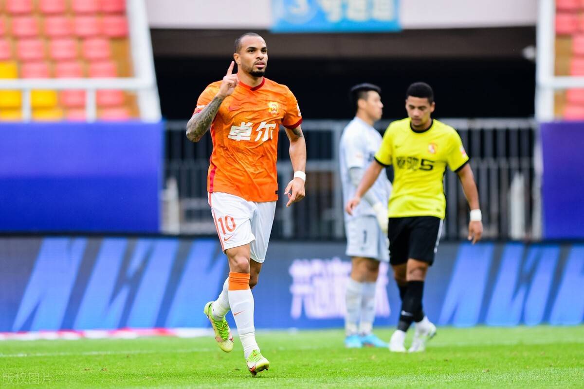 格罗纳主场惨败,保级形势堪忧 格罗纳主场惨败,保级形势堪忧