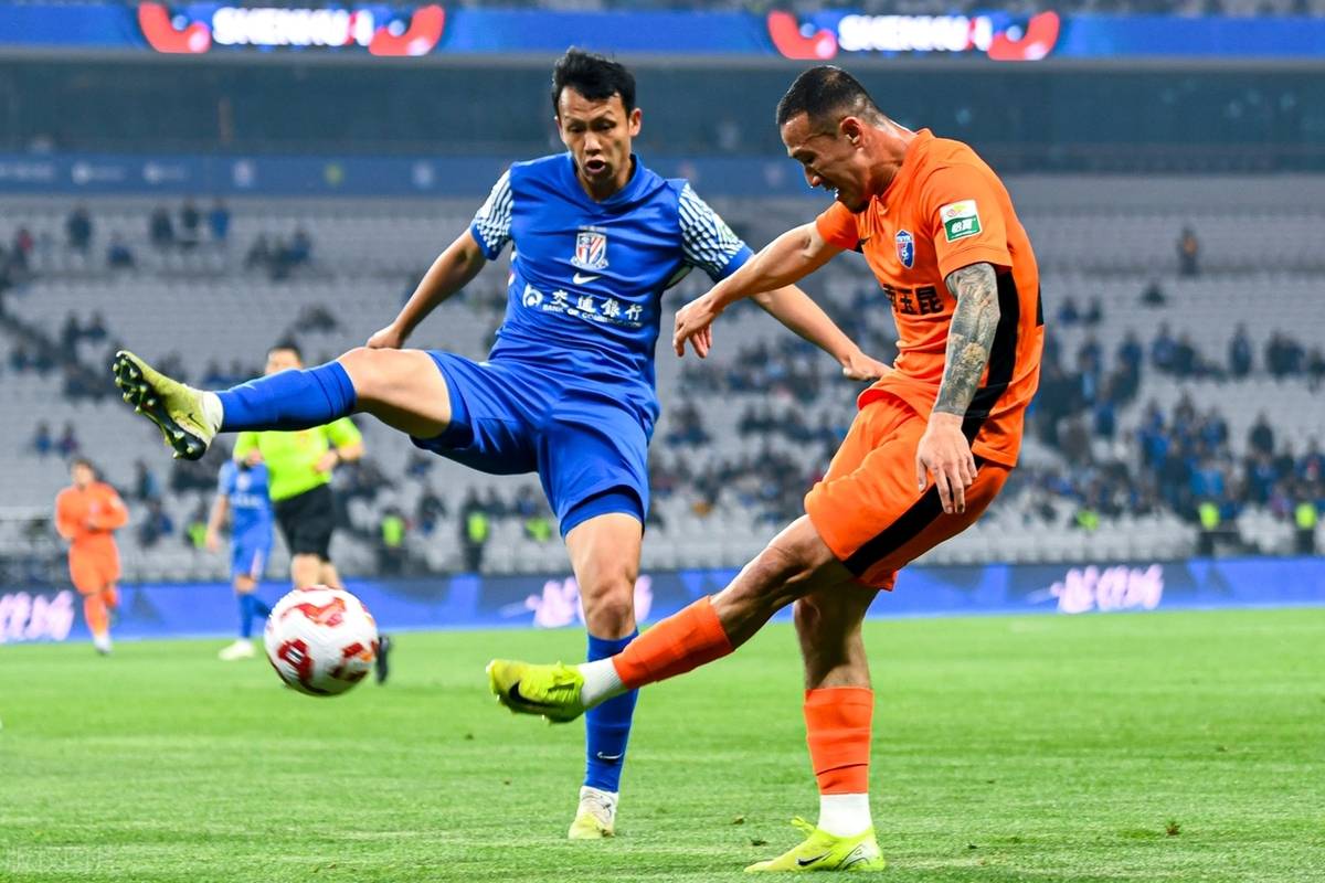 关于上海申花中场球员状态回暖，外界称赞其进步明显的信息