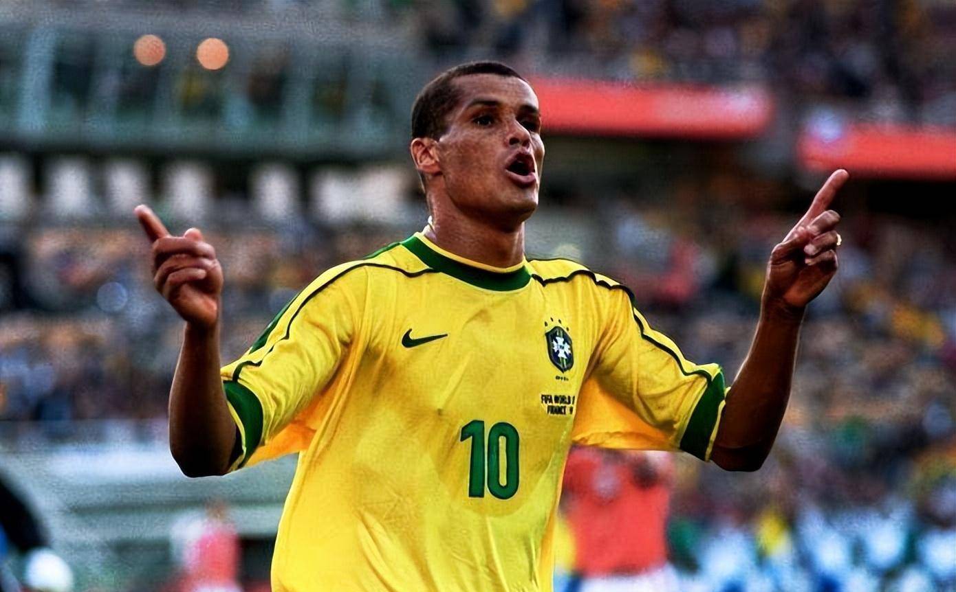 瓦拉多利德球员个人表现亮眼,帮助球队胜利 瓦拉多利德球员个人表现亮眼,帮助球队胜利