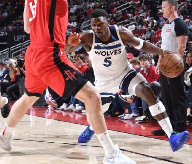 人前途未卜,恩比德屠城砍分再度豪取胜利 人前途未卜,恩比德屠城砍分再度豪取胜利