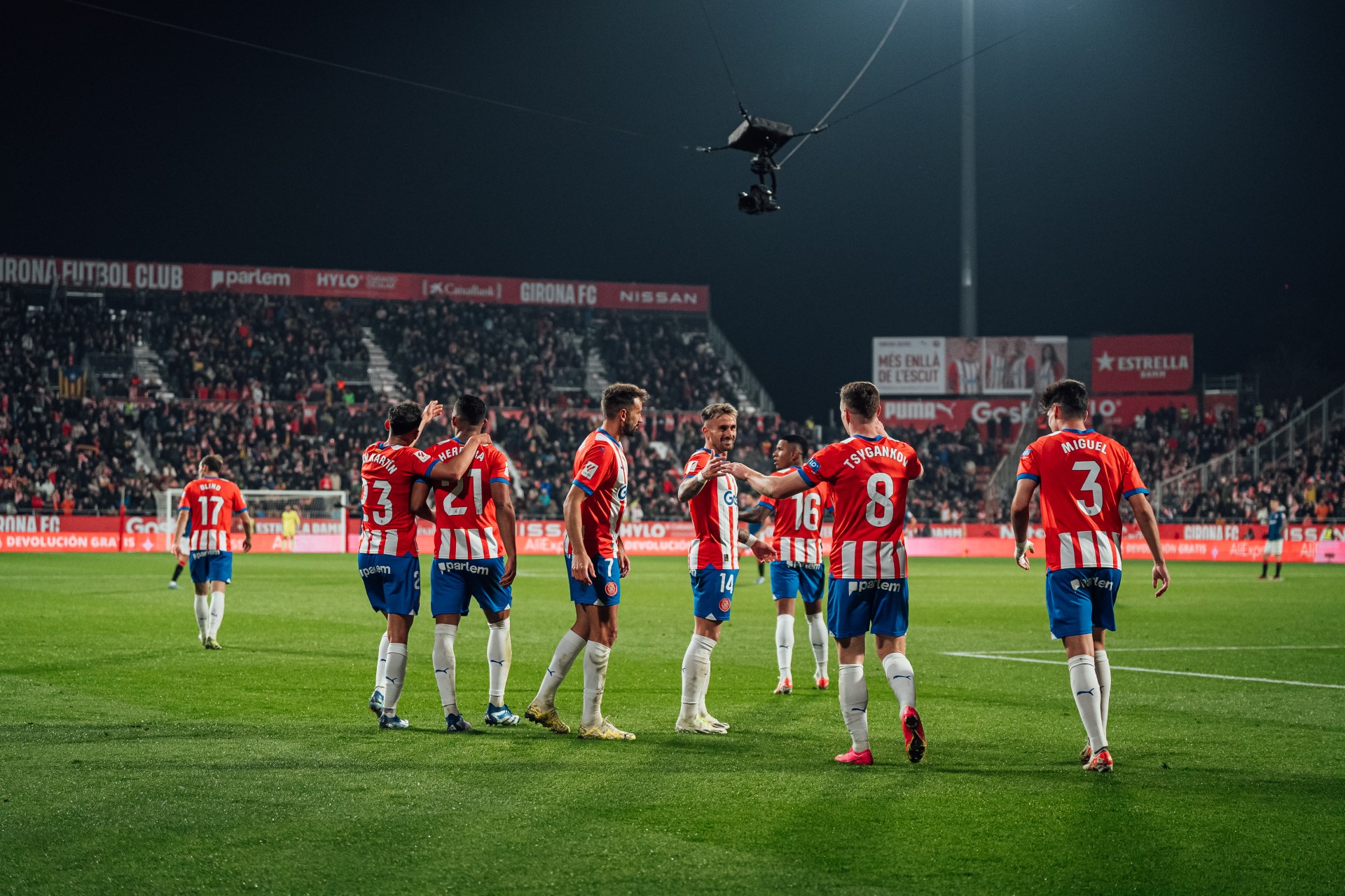 部罗内球员进行战术演练,备战下一场比赛的简单介绍 部罗内球员进行战术演练,备战下一场比赛的简单介绍