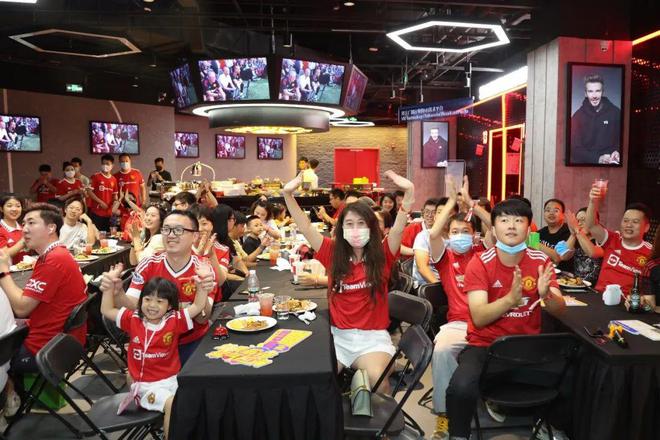 关于利物浦球迷欢呼连胜,凯普与队员默契配合备战下一场攻防的信息 关于利物浦球迷欢呼连胜,凯普与队员默契配合备战下一场攻防的信息