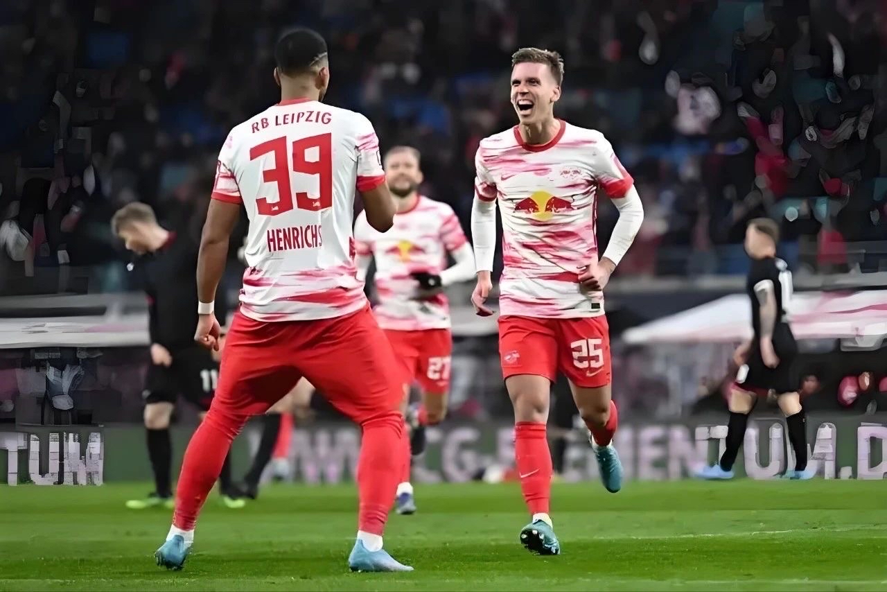 关于斯图加特主场失利,保级形势堪忧的信息 关于斯图加特主场失利,保级形势堪忧的信息