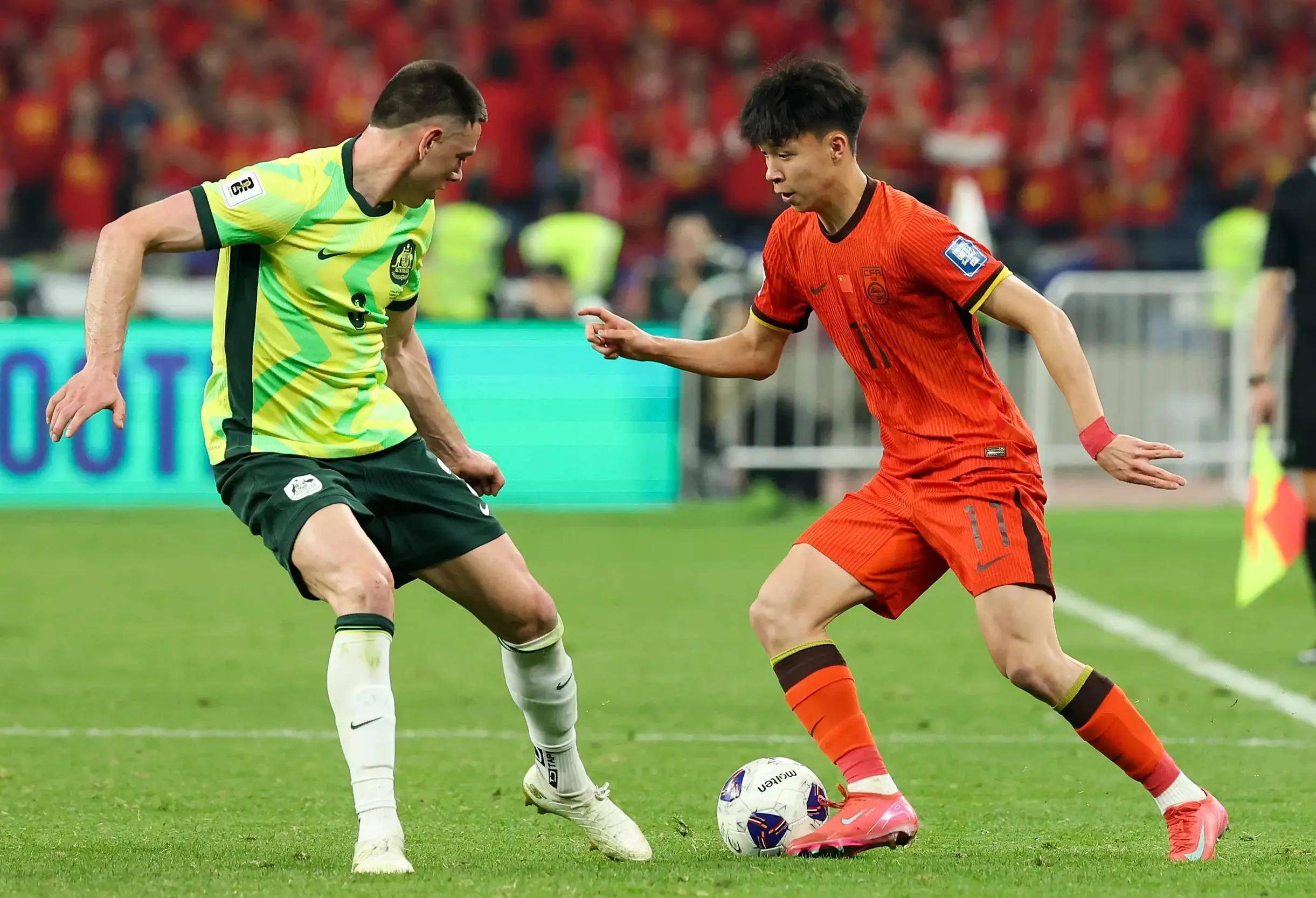 技术比拼:球员技术对决成比赛看点 技术比拼:球员技术对决成比赛看点