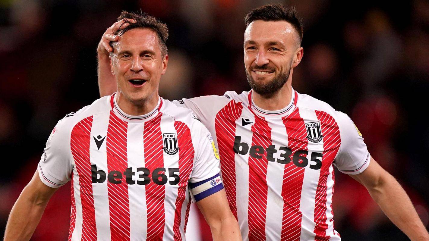 伯恩利遭遇连败困境,斯托克城逆袭胜出 伯恩利遭遇连败困境,斯托克城逆袭胜出