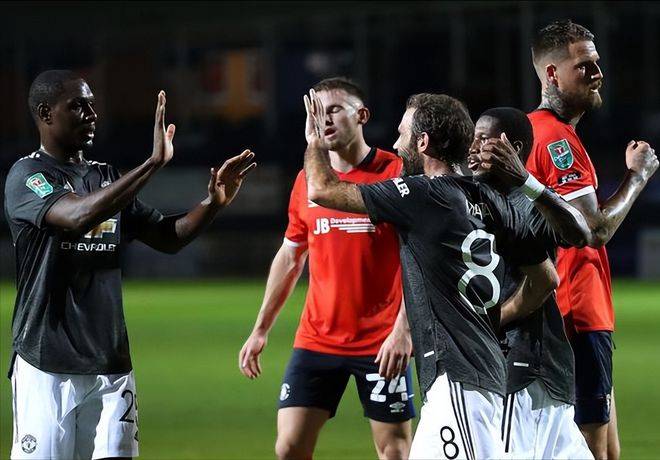 伯恩利遭遇连败困境,斯托克城逆袭胜出 伯恩利遭遇连败困境,斯托克城逆袭胜出