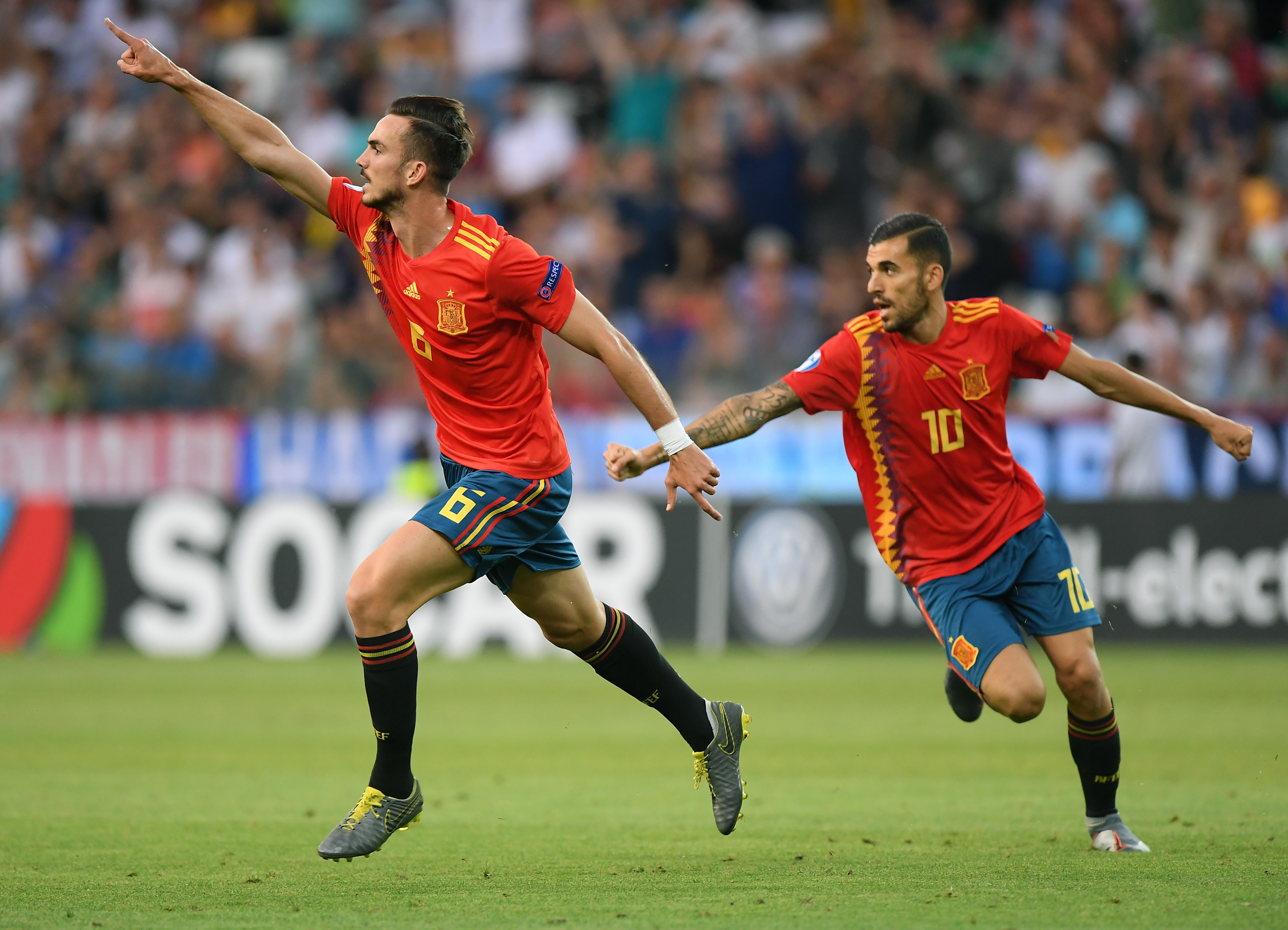 西班牙队在比赛中展现出惊人的实力 西班牙队在比赛中展现出惊人的实力