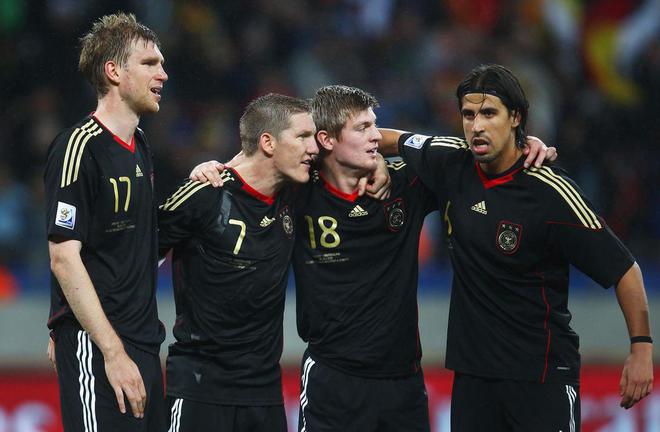 球场风暴!球队顽强拼搏掀起观赏狂潮的简单介绍 球场风暴!球队顽强拼搏掀起观赏狂潮的简单介绍