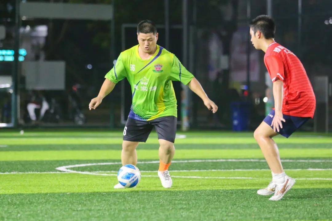 精彩绝伦的比赛场面,让人眼花缭乱的简单介绍 精彩绝伦的比赛场面,让人眼花缭乱的简单介绍