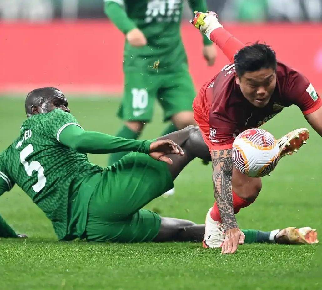 包含国安客场硬战,绝境逆转斩获胜利的词条 包含国安客场硬战,绝境逆转斩获胜利的词条