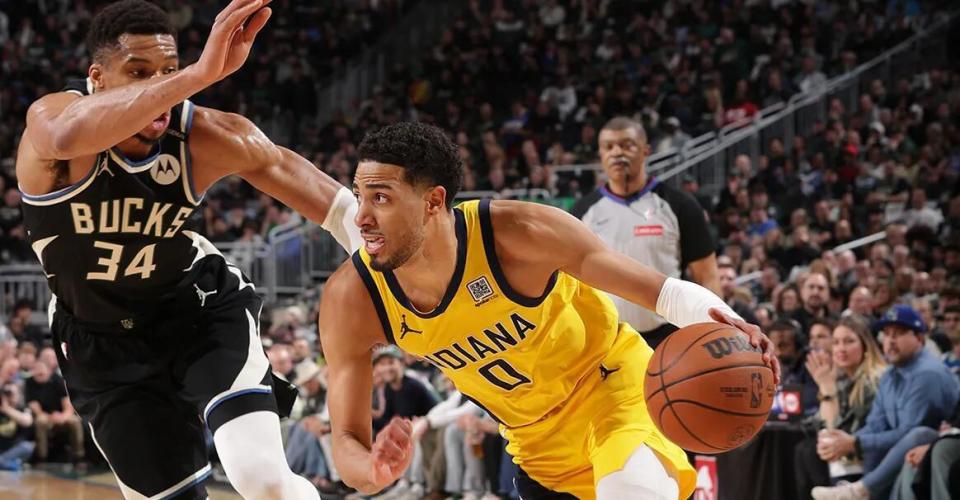 雄鹿队双塔大爆发,碾压对手获大胜 雄鹿队双塔大爆发,碾压对手获大胜