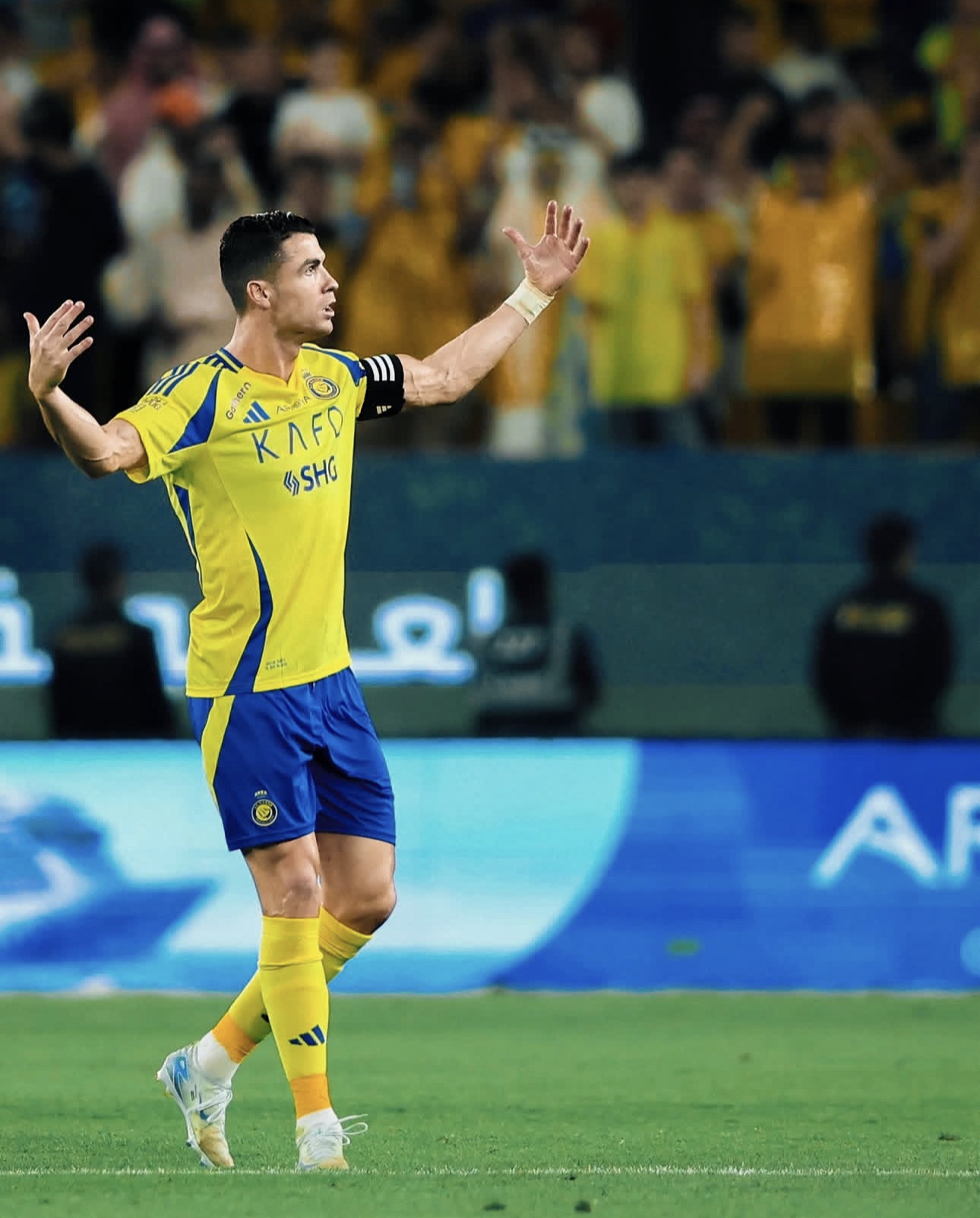 包含沙尔克中场远射破门,帮助球队获胜的词条 包含沙尔克中场远射破门,帮助球队获胜的词条