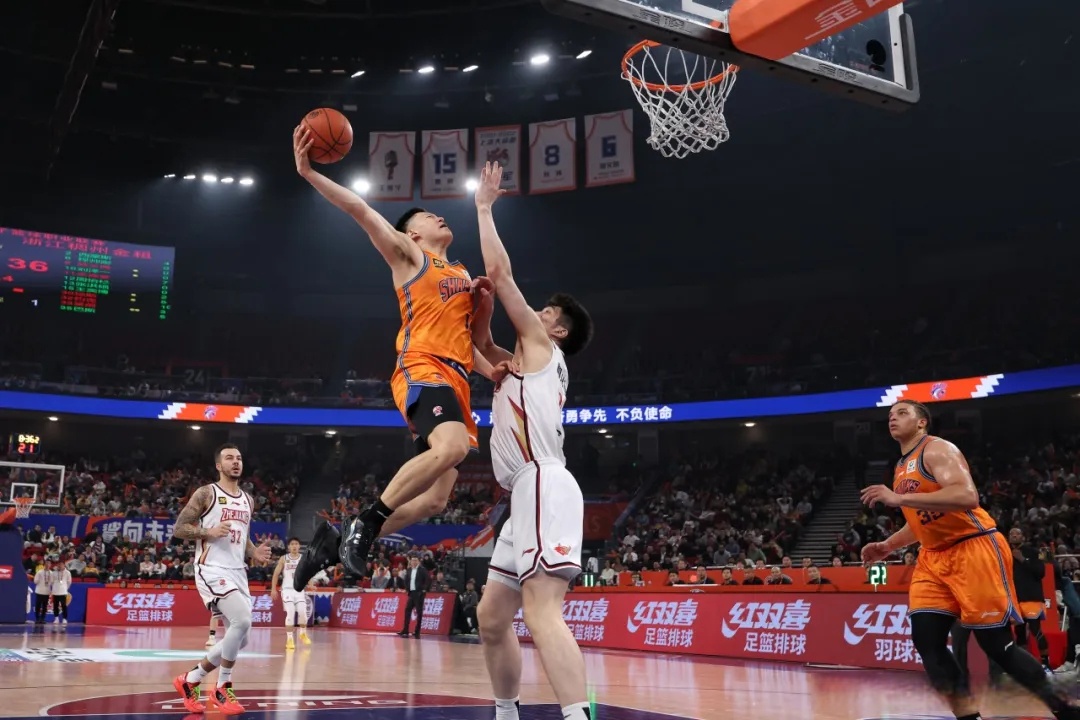 银川男篮在比赛中击败对手,取得比赛胜利 银川男篮在比赛中击败对手,取得比赛胜利