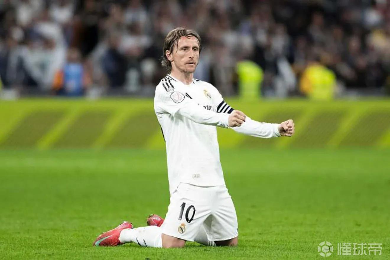 关于皇马主帅表态,球队雄心勃勃备战新赛季的信息 关于皇马主帅表态,球队雄心勃勃备战新赛季的信息