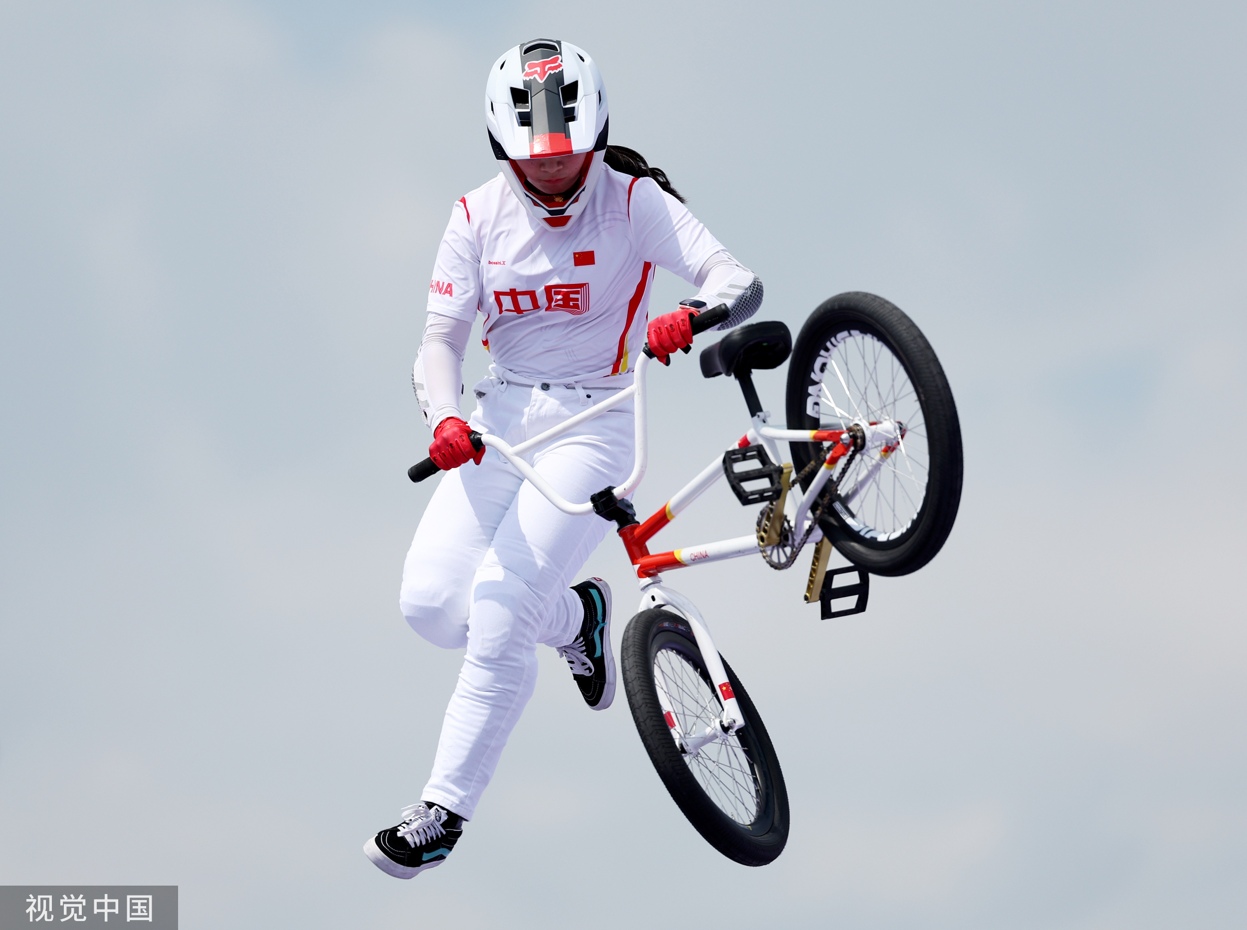 爱尔兰选手全力争夺小轮车赛