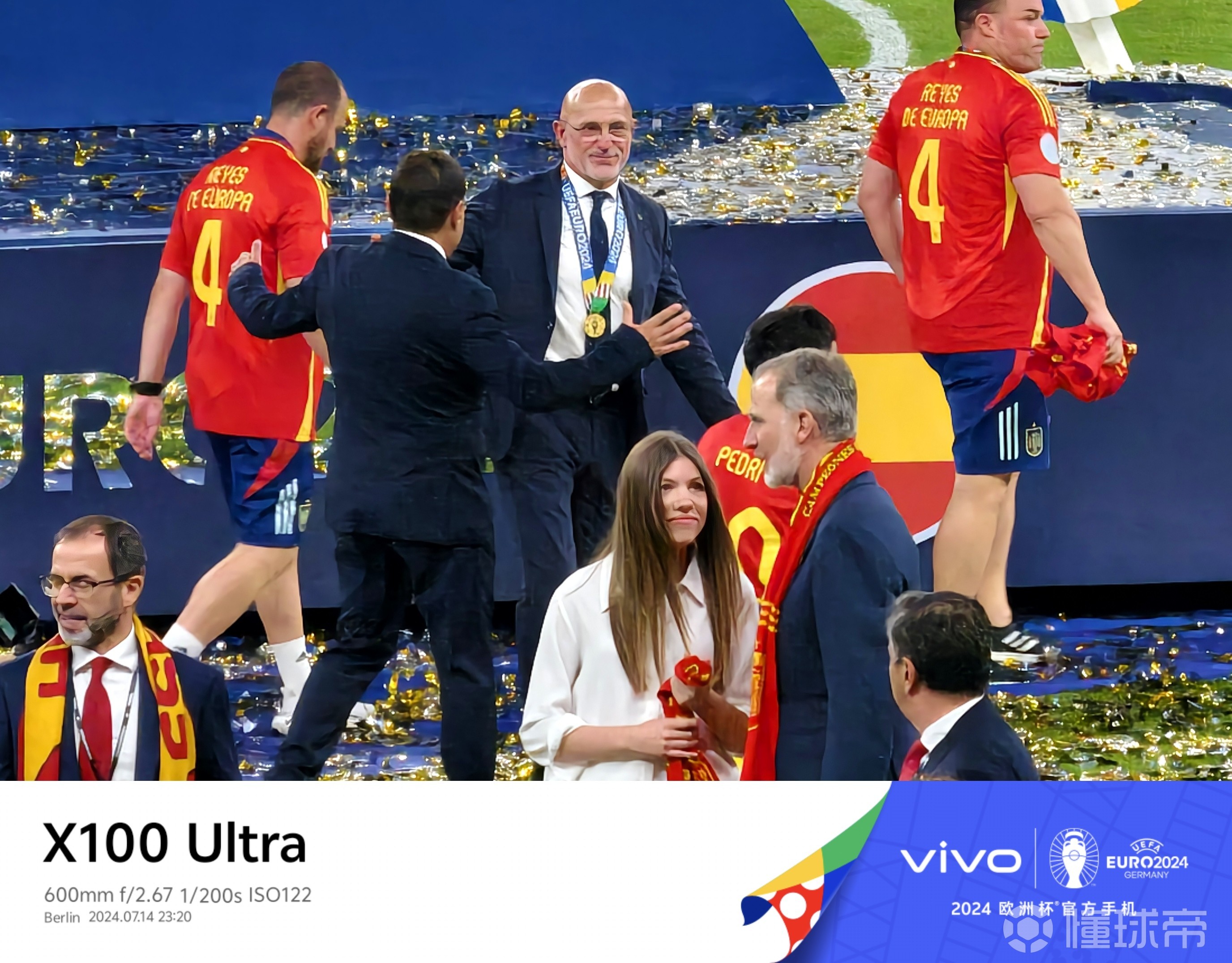 包含栋角国家队晋级欧锦赛，成功击败对手的词条