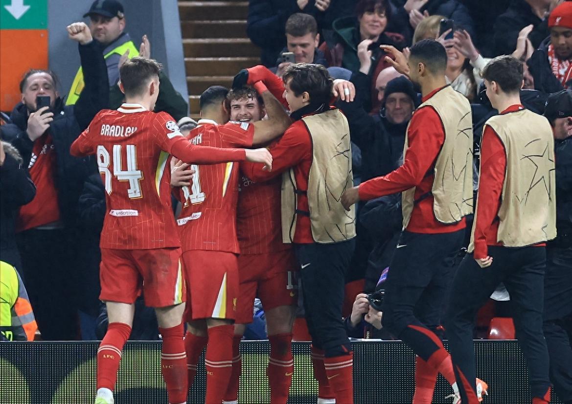 拜仁慘敗曼城,遗憾出局欧冠赛场 拜仁慘敗曼城,遗憾出局欧冠赛场