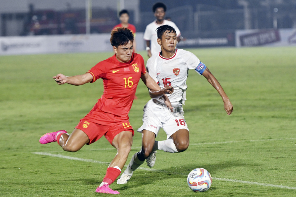 国际足球赛:球员们为了胜利誓死拼搏的简单介绍 国际足球赛:球员们为了胜利誓死拼搏的简单介绍