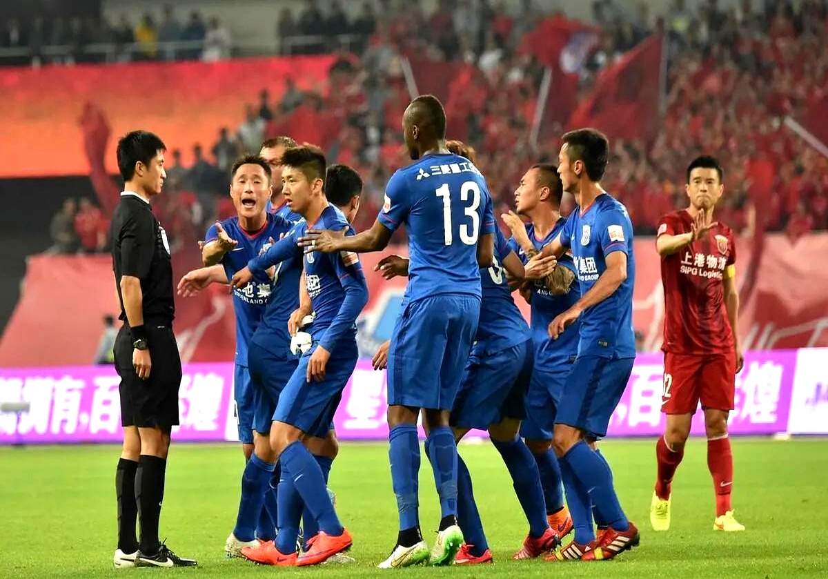 上港主场不敌富力,遭遇连败 上港主场不敌富力,遭遇连败