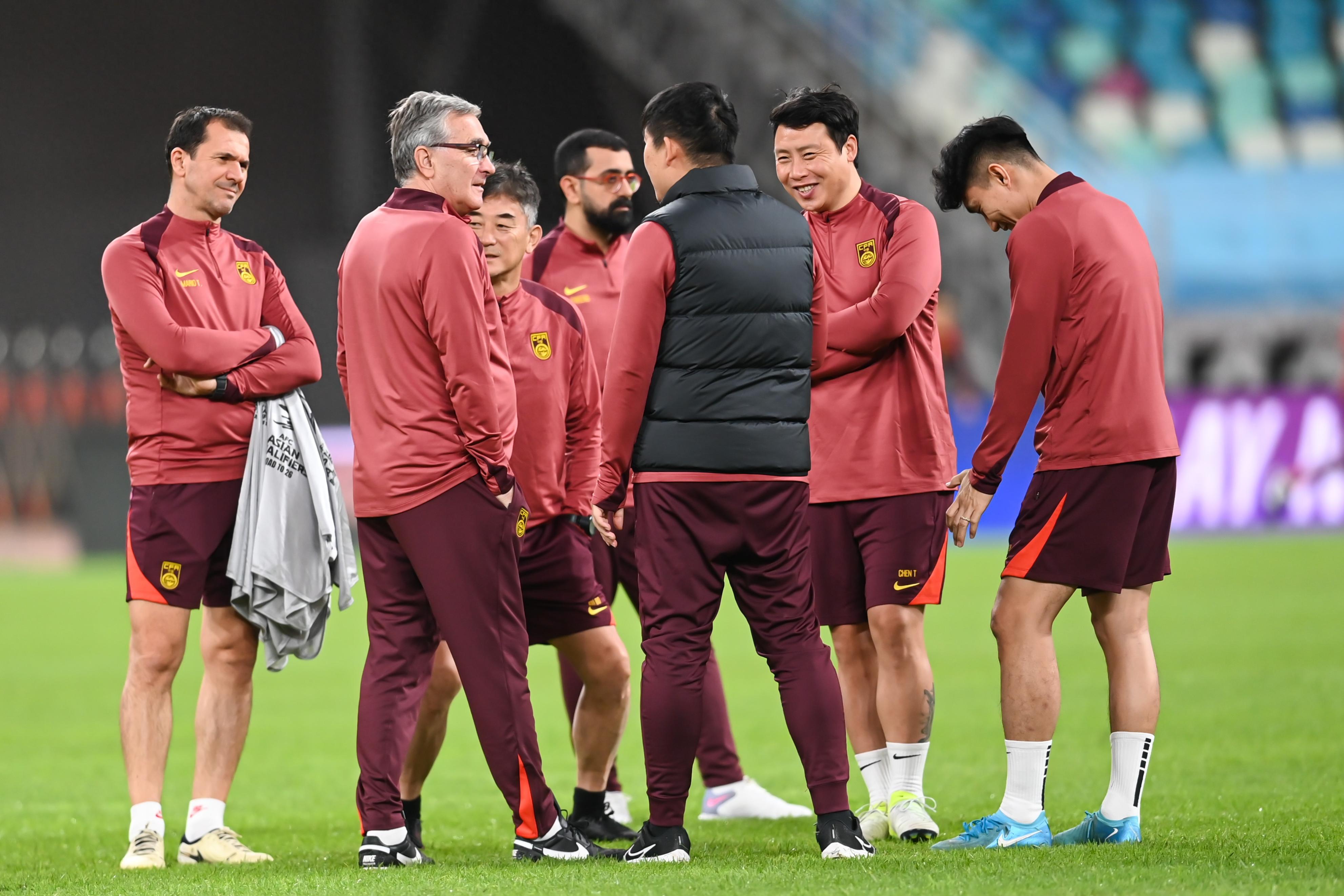 包含国际足球联赛大战即将打响,球员士气高涨备战的词条 包含国际足球联赛大战即将打响,球员士气高涨备战的词条