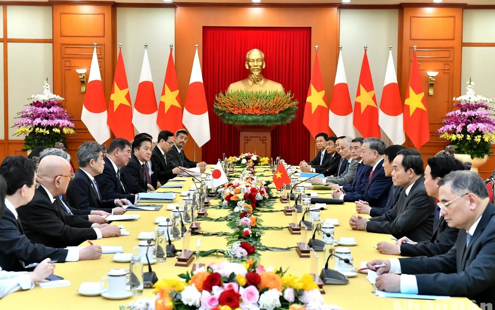 越南代表阻止对手进球,打破僵局 越南代表阻止对手进球,打破僵局