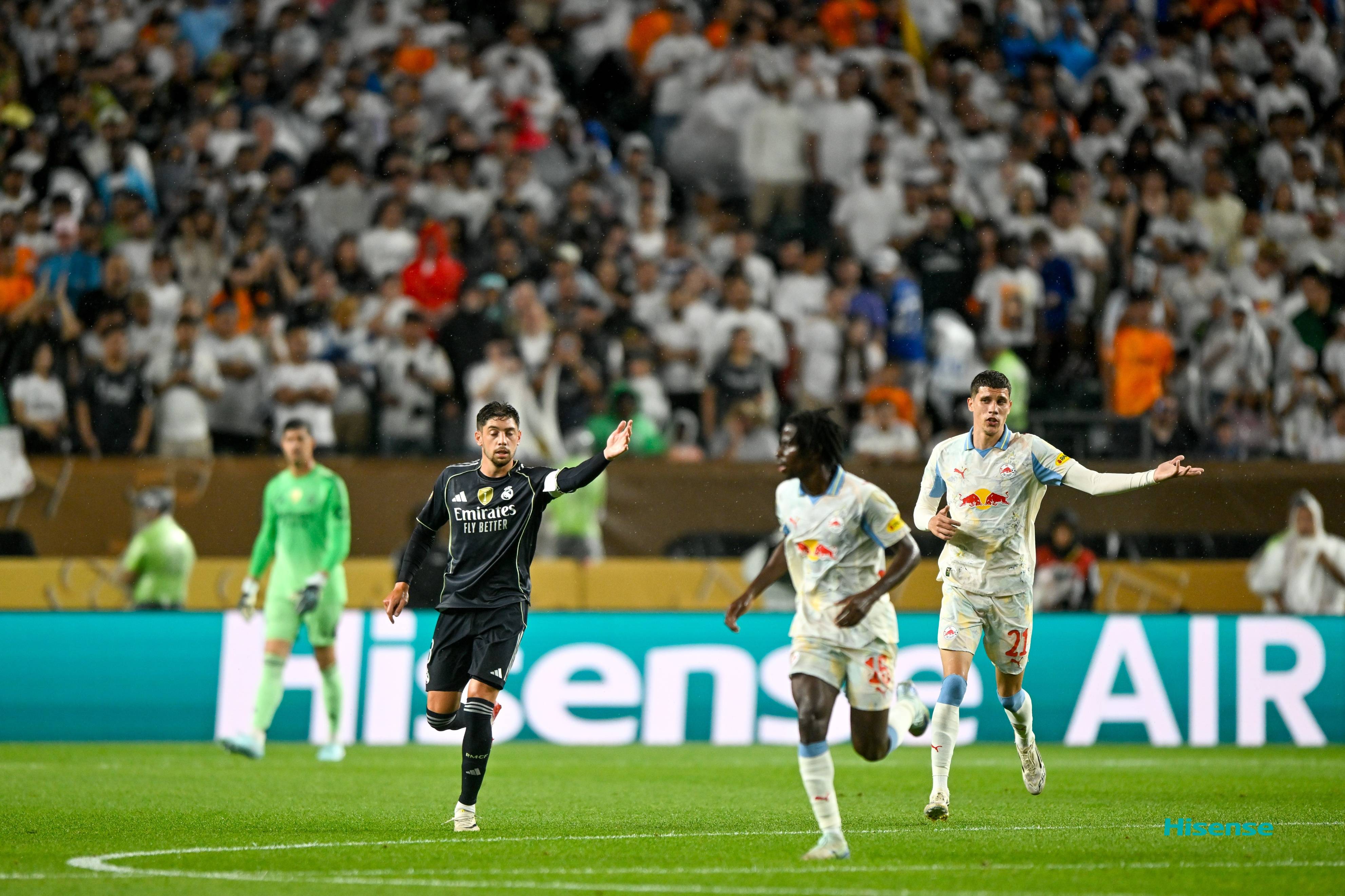 皇马遭遇逆转,遗憾出局淘汰赛 皇马遭遇逆转,遗憾出局淘汰赛