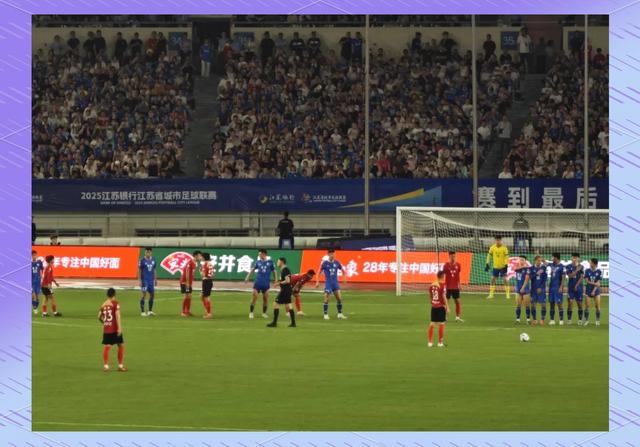 精彩不断!球场上两队激烈对抗,胜者将脱颖而出的简单介绍 精彩不断!球场上两队激烈对抗,胜者将脱颖而出的简单介绍