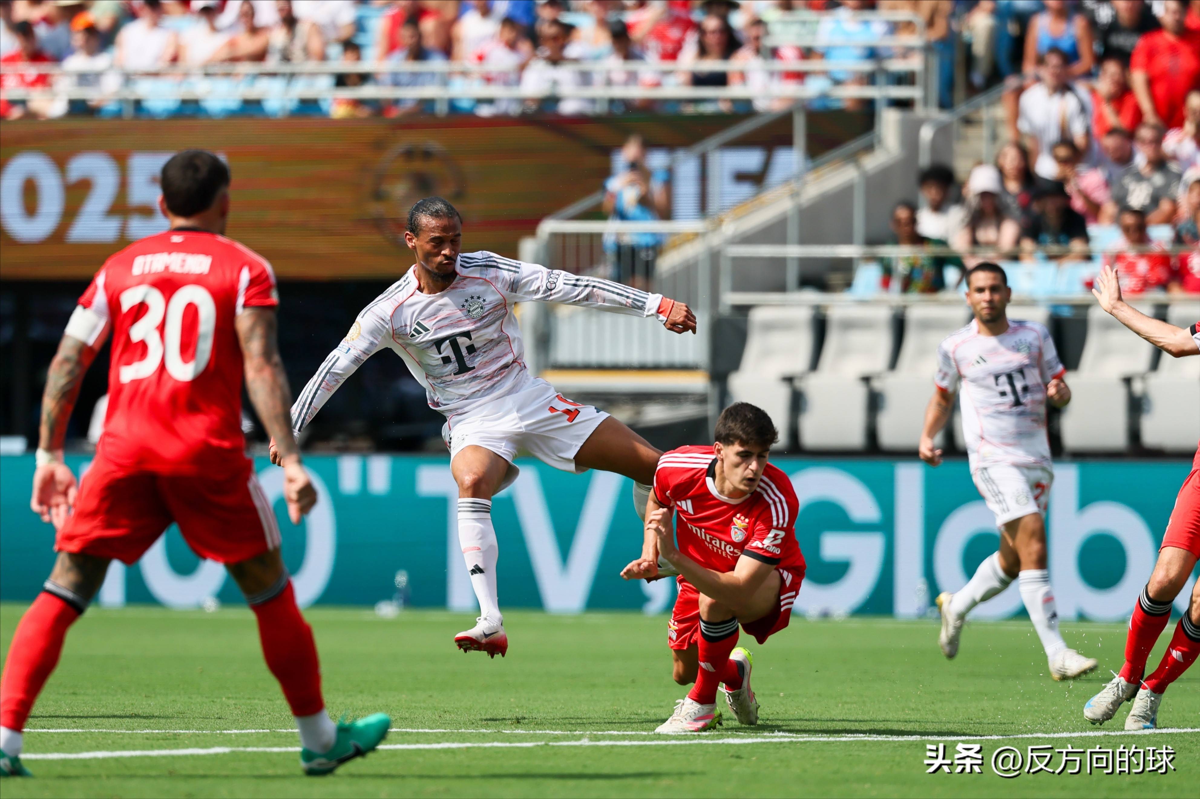 精英球星接连破门，队伍士气高昂！的简单介绍