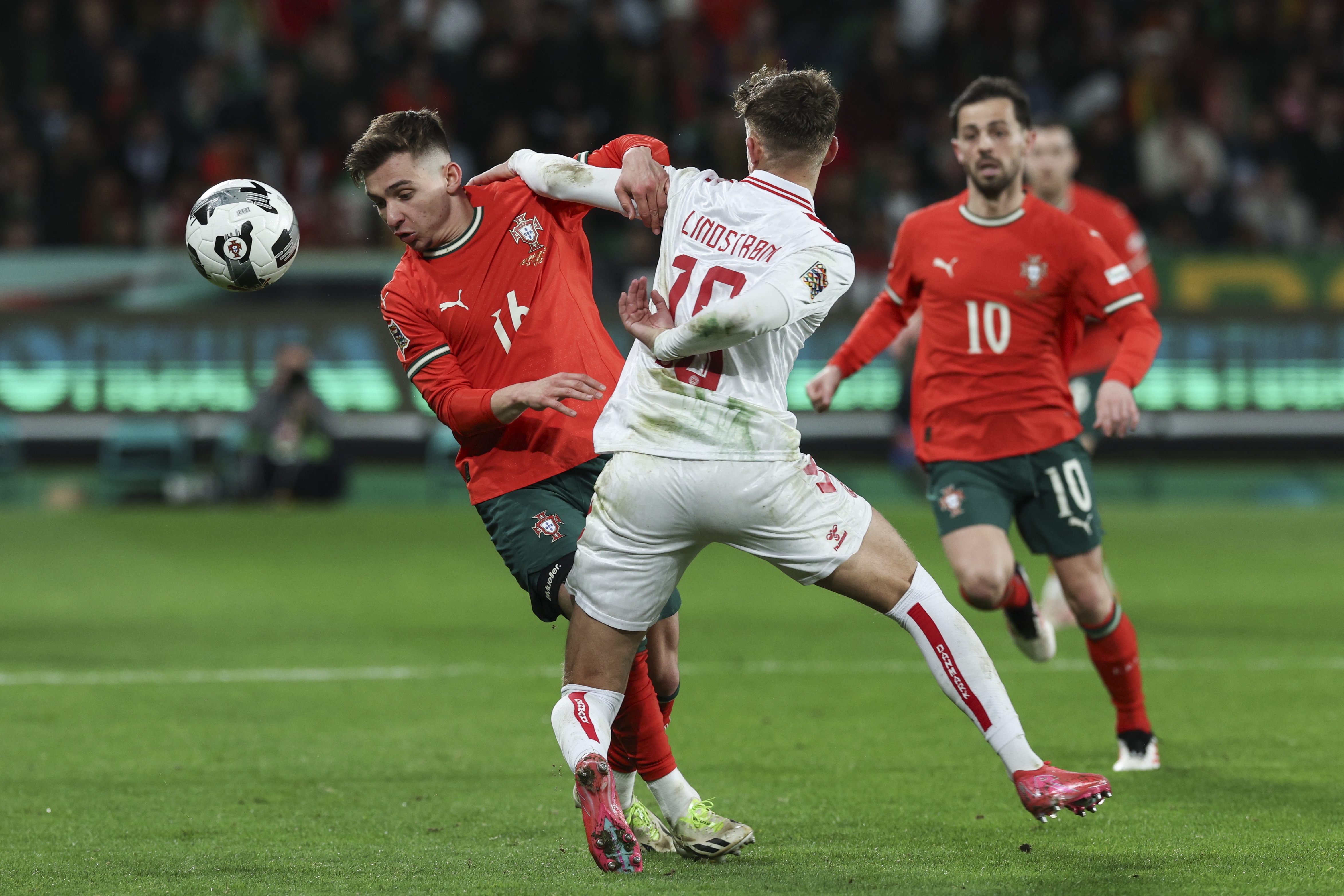 奥地利国家队在激烈比赛中晋级半决赛 奥地利国家队在激烈比赛中晋级半决赛