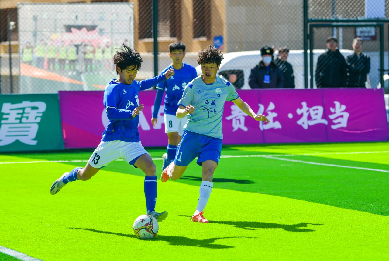 球队集体努力,团结拼搏迎战挑战 球队集体努力,团结拼搏迎战挑战