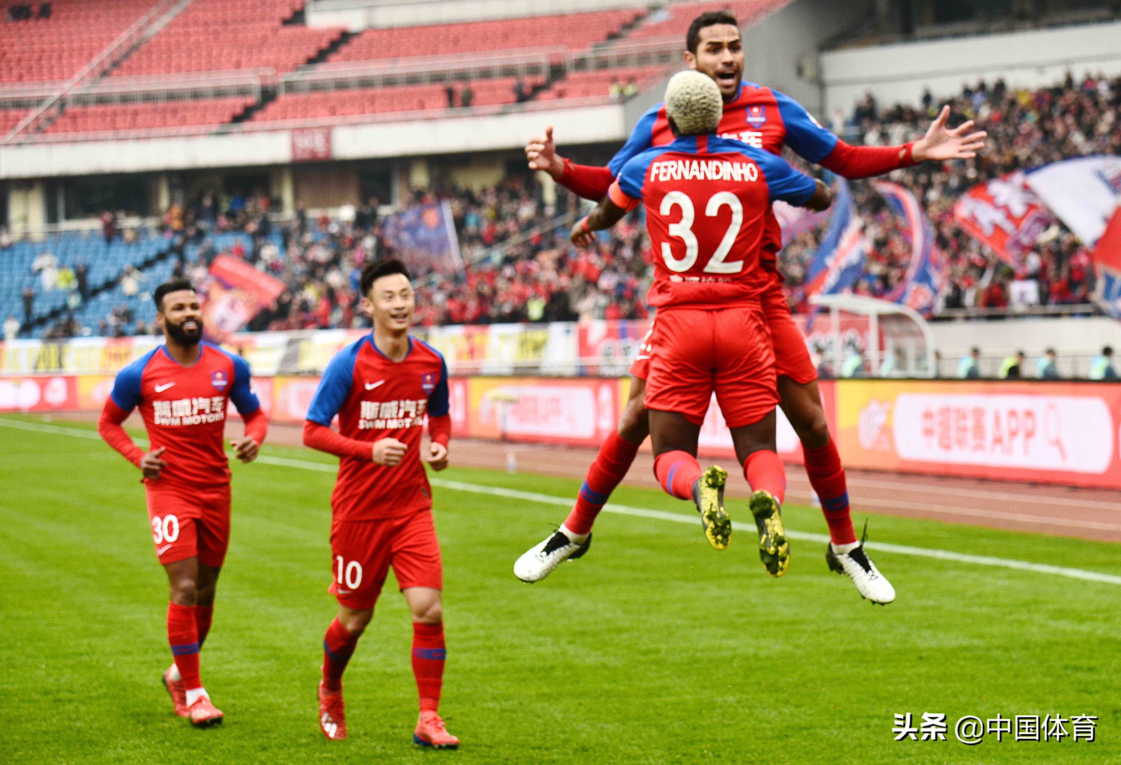 精彩逆转:重庆斯威逆转广州富力,主场喜获胜利的简单介绍 精彩逆转:重庆斯威逆转广州富力,主场喜获胜利的简单介绍