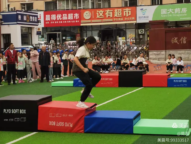 神勇之举!比赛中选手斗志昂扬不屈 神勇之举!比赛中选手斗志昂扬不屈