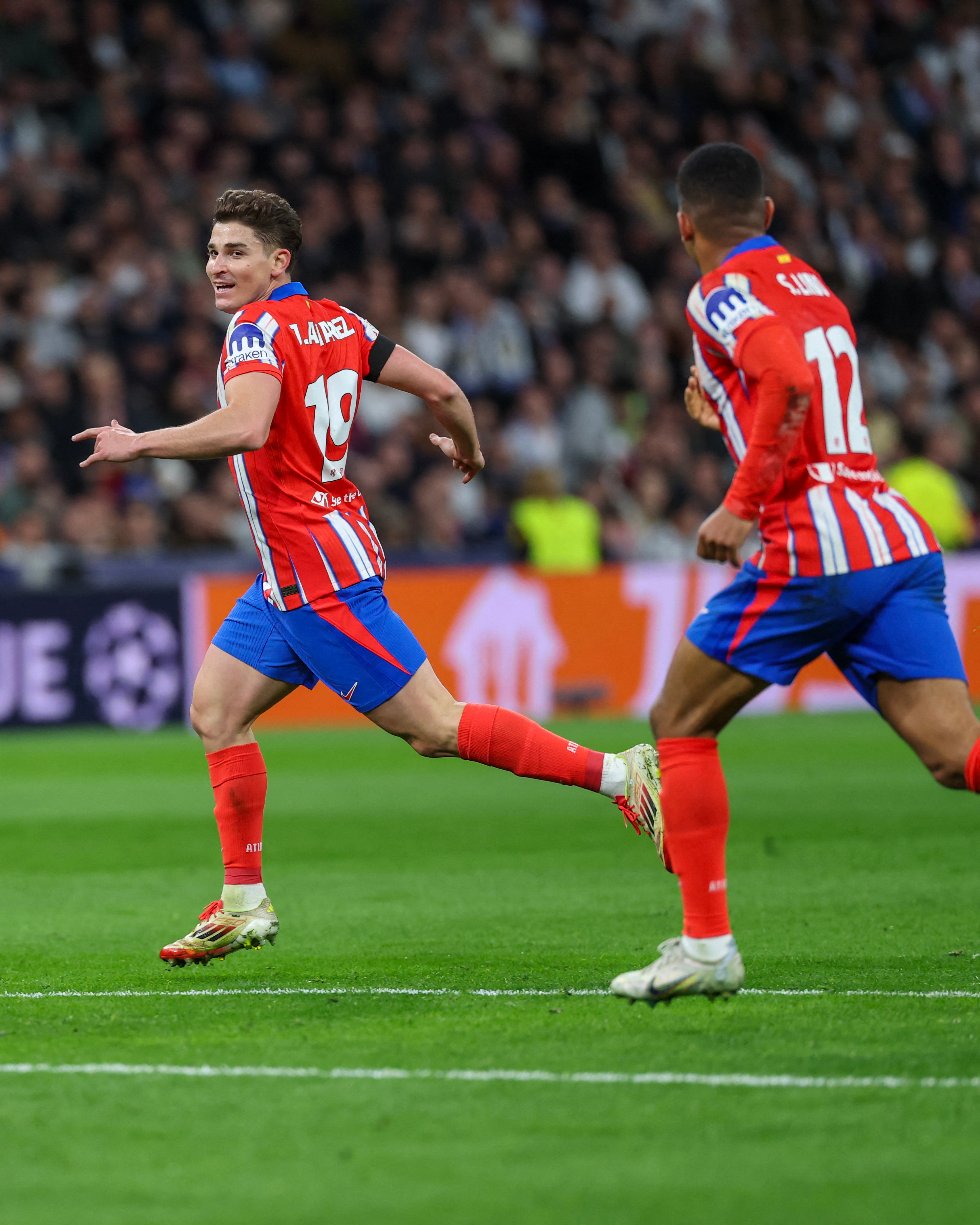 包含皇家马德里赢得胜利晋级不再悬念的词条