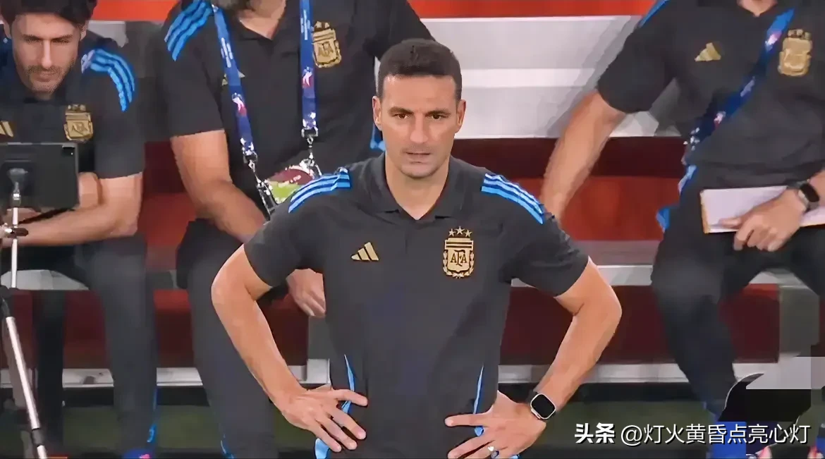 关于阿根廷战平意大利队，德布劳内乌龙送礼德甲的信息