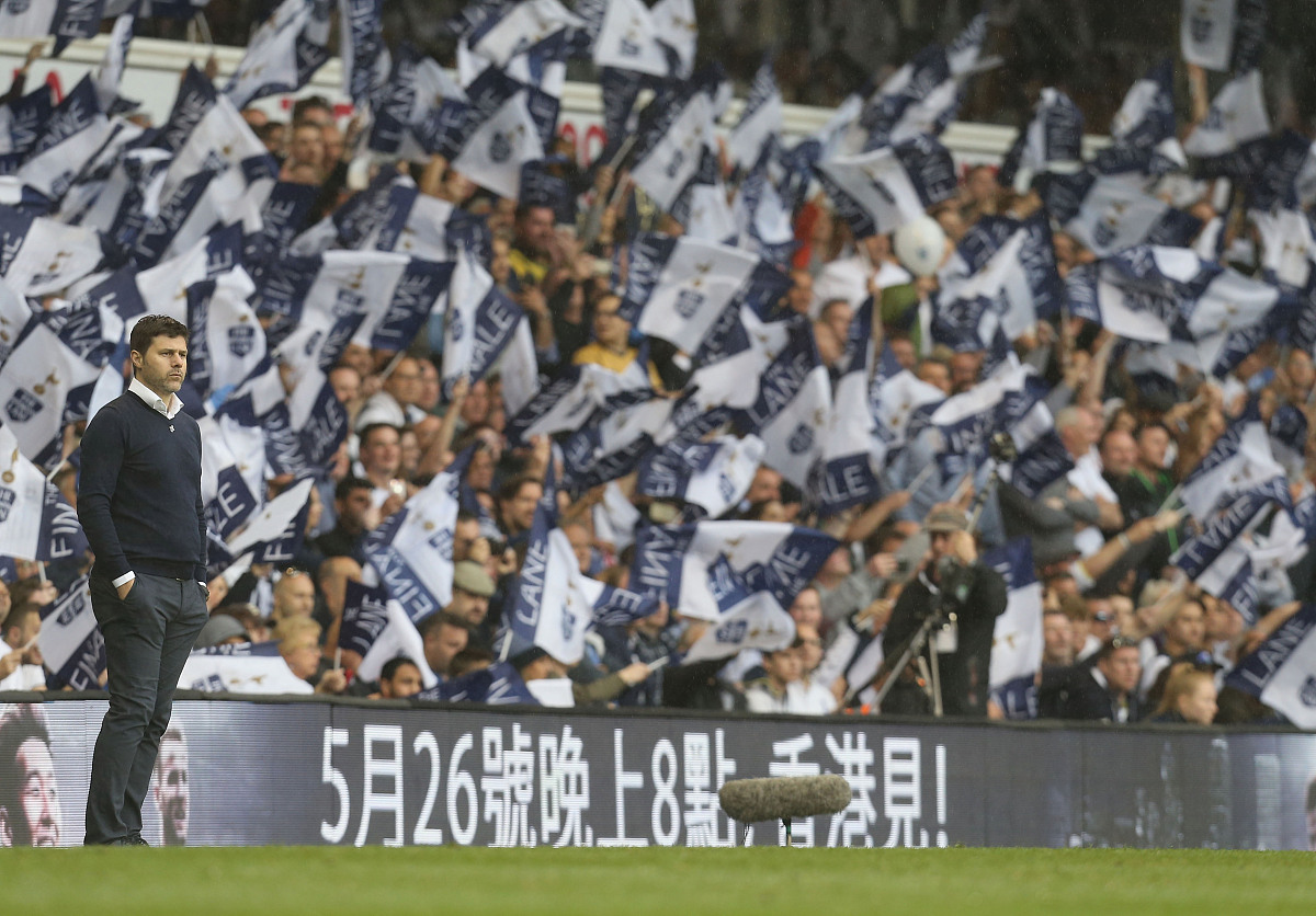 精彩的足球对决吸引众多球迷关注 精彩的足球对决吸引众多球迷关注