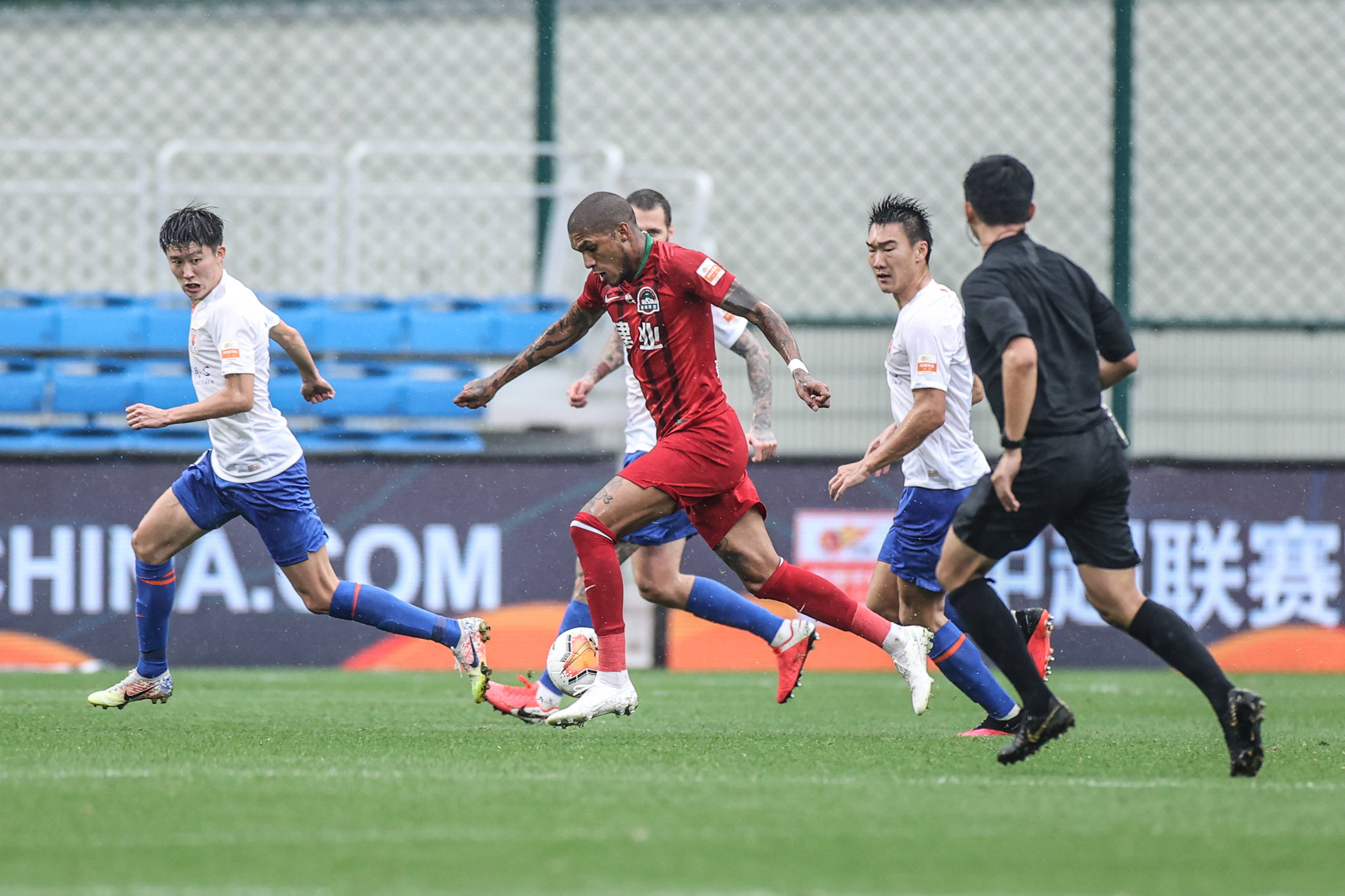 山东鲁能客场胜华夏幸福,取得中超联赛两连胜 山东鲁能客场胜华夏幸福,取得中超联赛两连胜