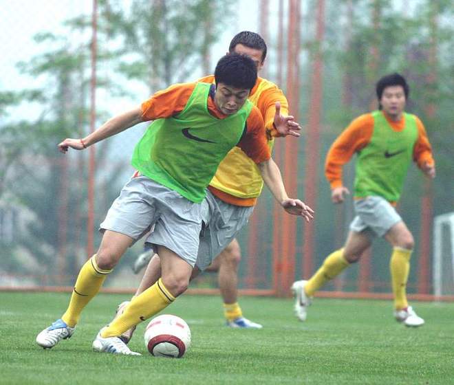 青海男篮在比赛中遭遇失败，球队中存在矛盾