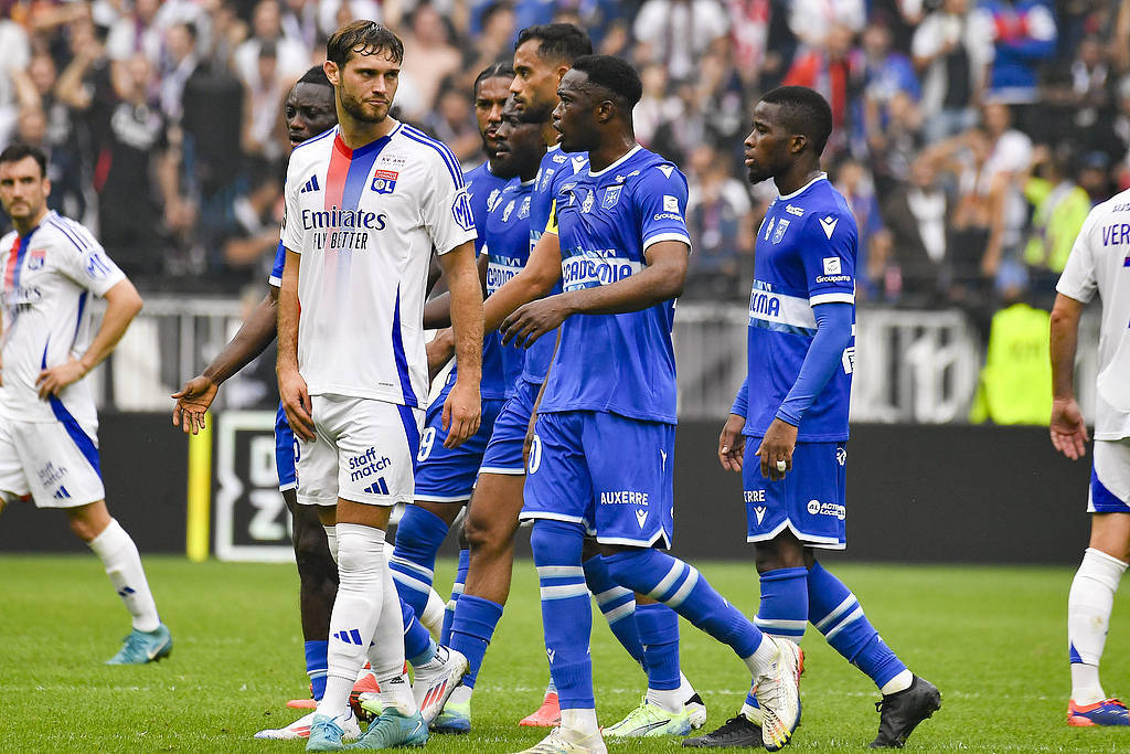 里昂球员为下场比赛做好准备 里昂球员为下场比赛做好准备