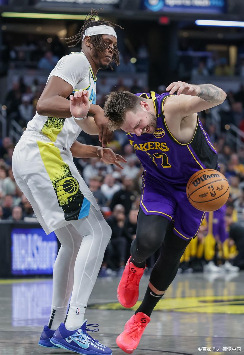 西部强队对决:湖人战士交锋如火如荼 西部强队对决:湖人战士交锋如火如荼