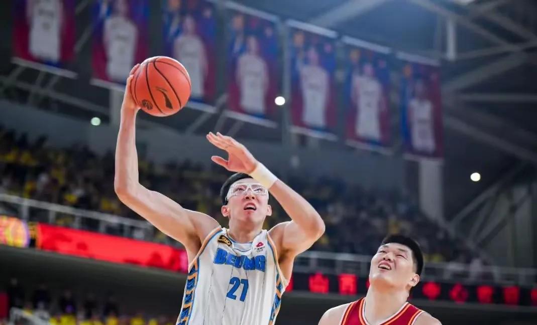 江西男篮球员展现出色状态,助力球队胜利的简单介绍 江西男篮球员展现出色状态,助力球队胜利的简单介绍