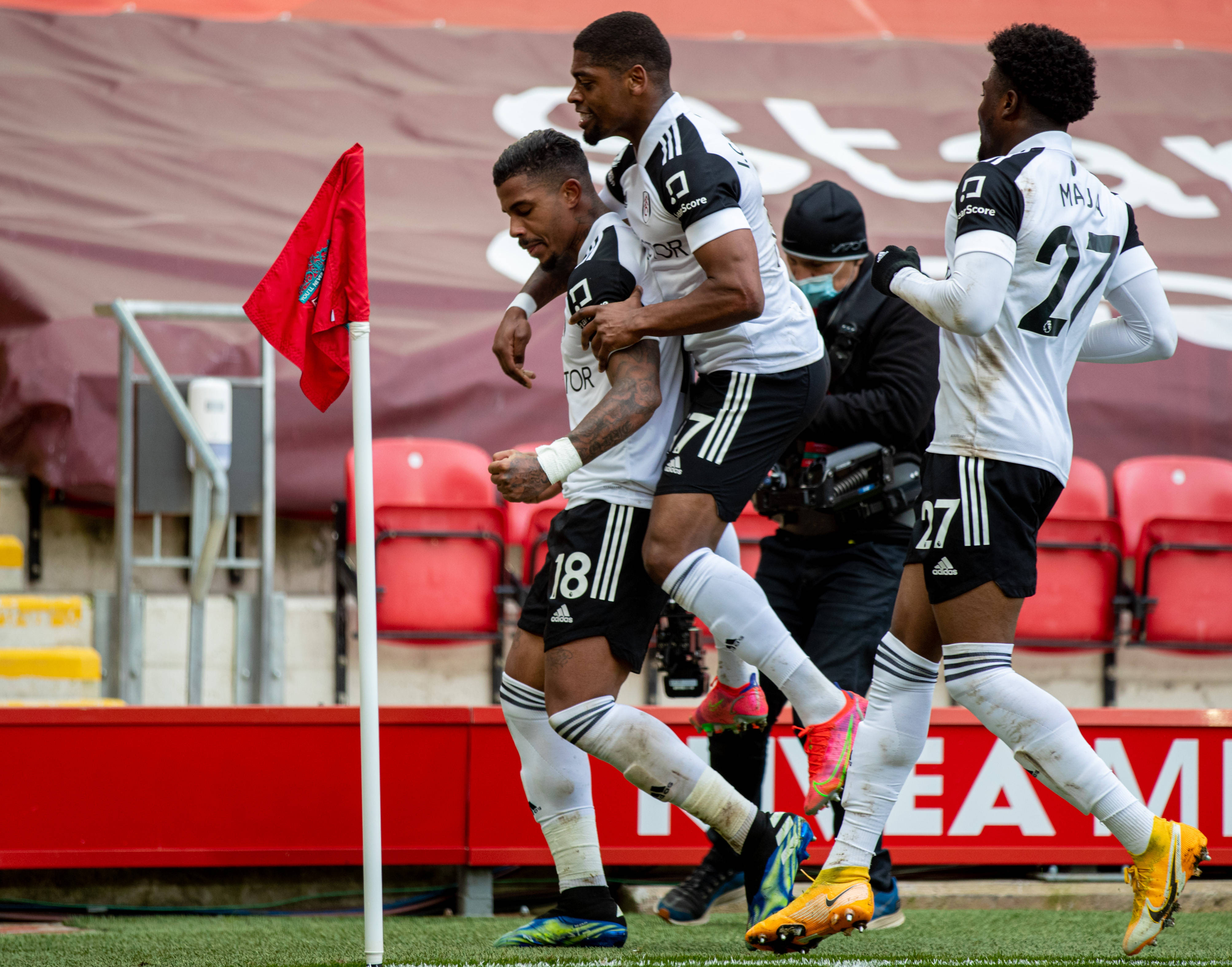 富勒姆客场告损，降级前景不妙