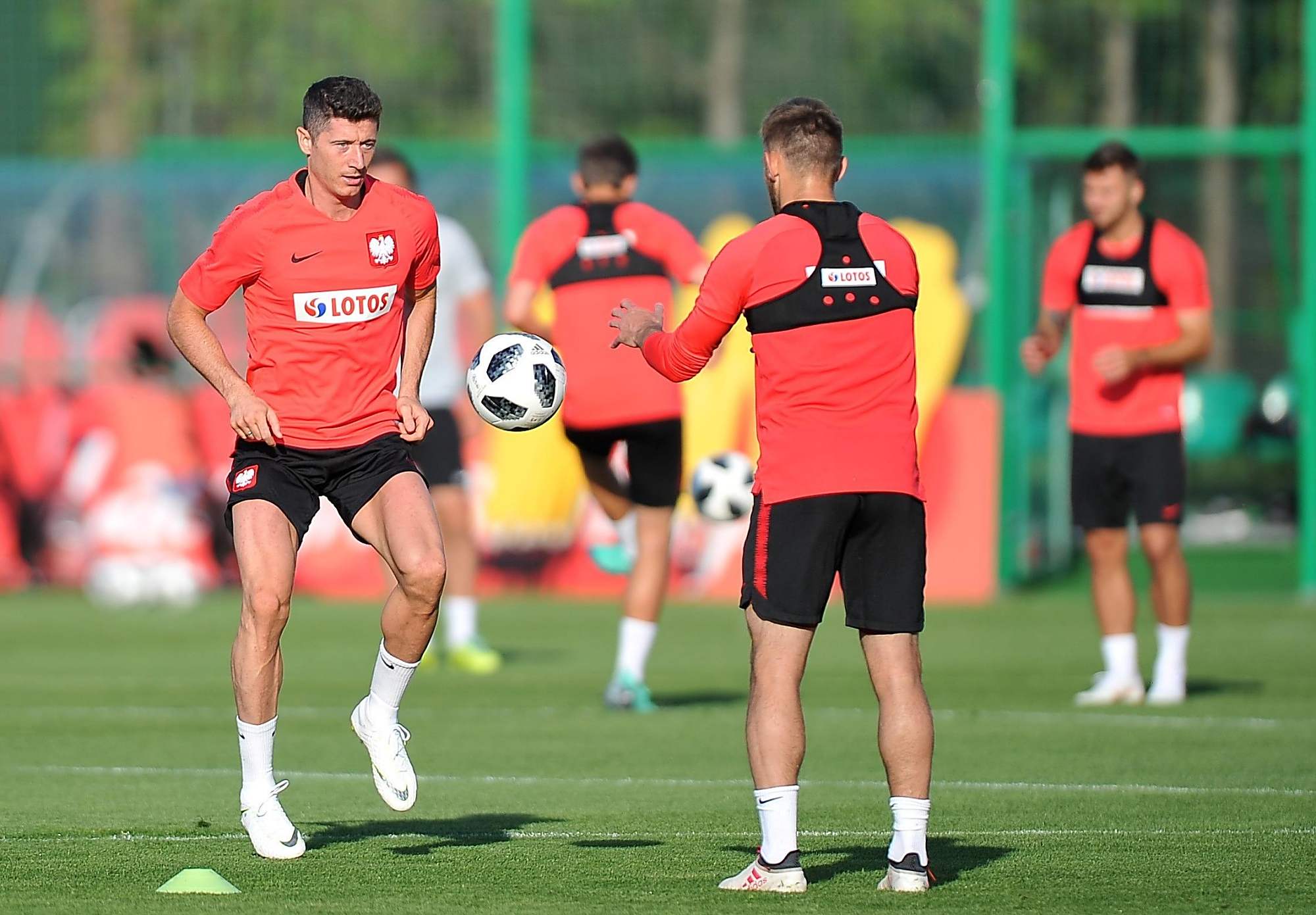 波兰击败斯洛伐克,小组晋级有望 波兰击败斯洛伐克,小组晋级有望