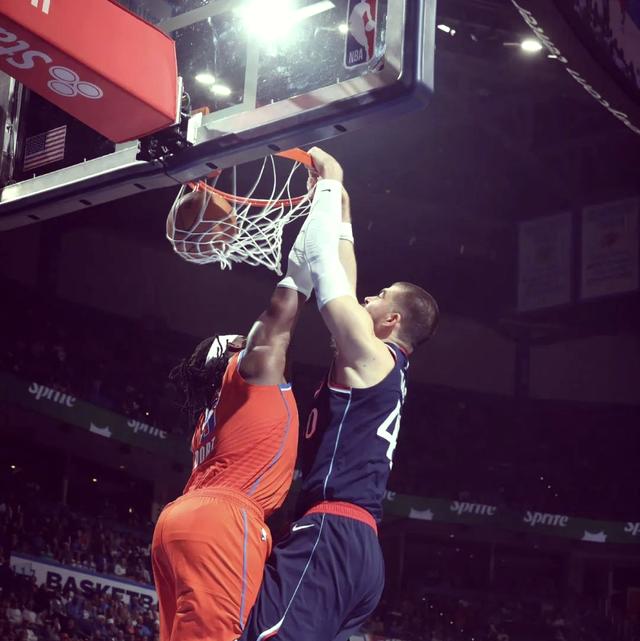 快船大胜雷霆取得四连胜 快船大胜雷霆取得四连胜