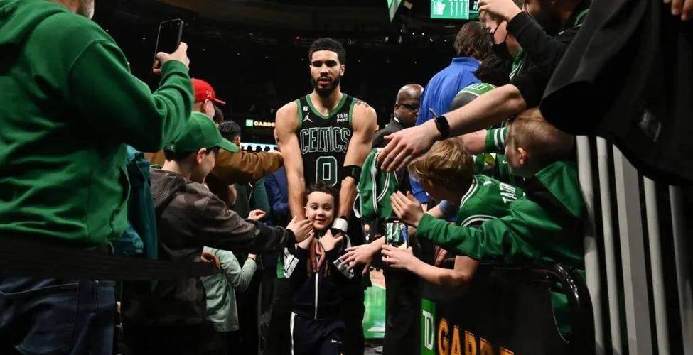 包含凯尔特人力克公牛，塔图姆表现抢眼全队高歌的词条