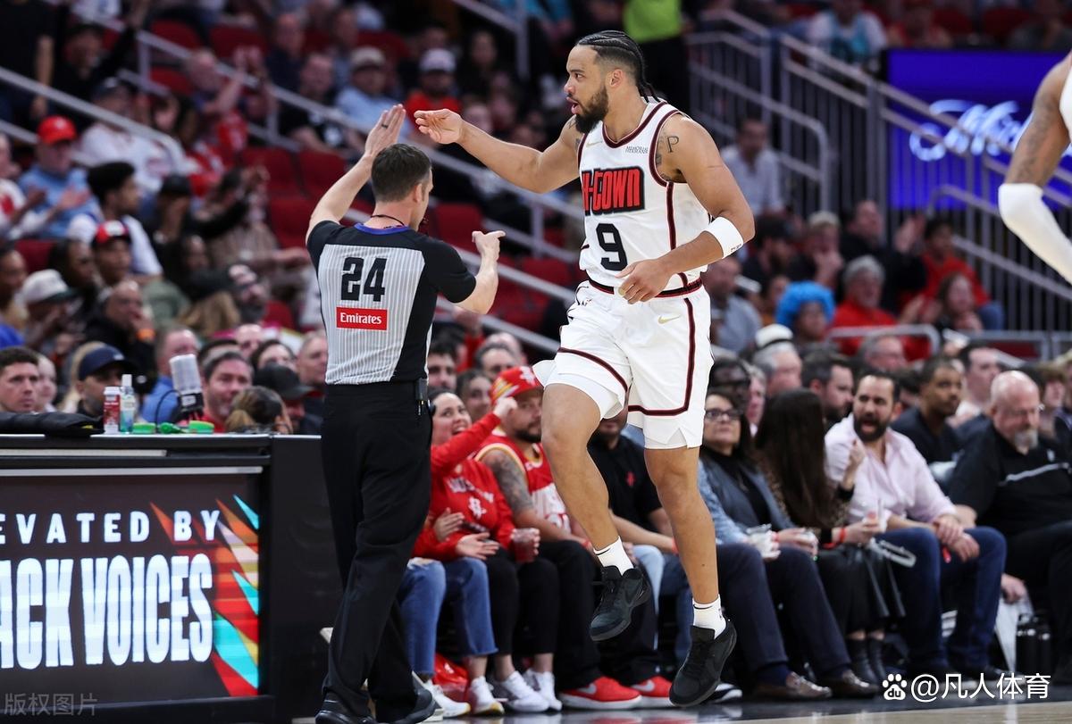 火箭轻取骑士,继续领跑 火箭轻取骑士,继续领跑