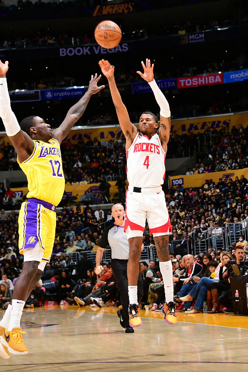 火箭主场惜败湖人,约翰逊表现稳定 火箭主场惜败湖人,约翰逊表现稳定