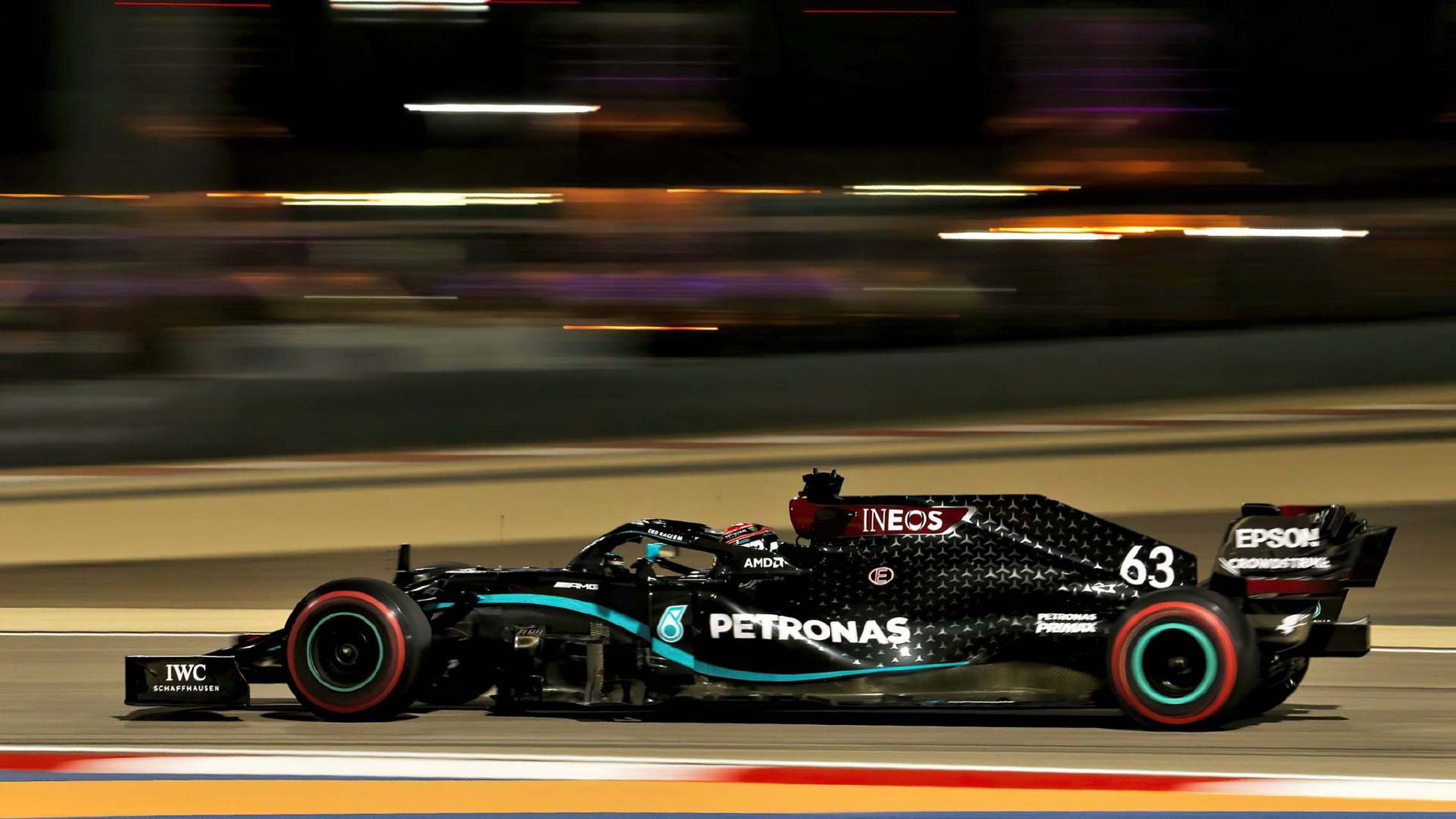 威廉姆斯碾压梅赛德斯，拉塞尔惊艳四座